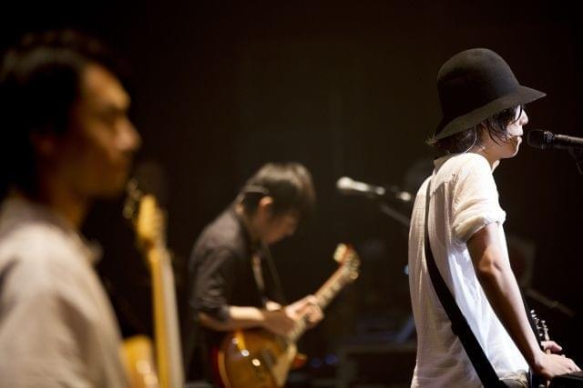 独特の世界観でファンを魅了するRADWIMPS