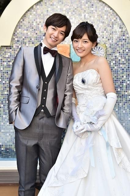 川口春奈、ウエディングドレス姿披露！香取慎吾主演ドラマで千葉雄大と夫婦演じる