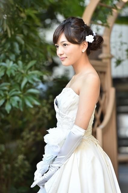 川口春奈、ウエディングドレス姿披露！香取慎吾主演ドラマで千葉雄大と夫婦演じる