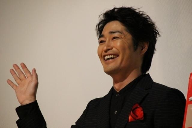 「俳優 亀岡拓次」安田顕、学生時代の奇抜すぎるファッションを明かす！