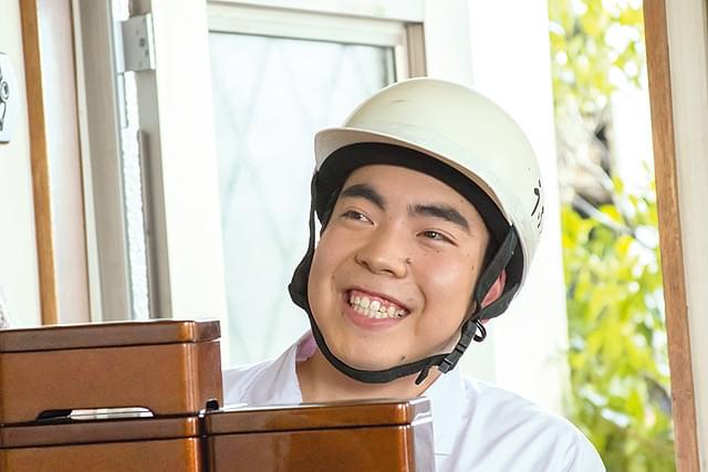 調子のいいウナギ屋を演じた徳永