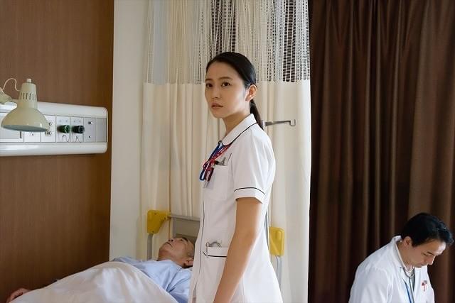長澤まさみ、看護師姿を披露！「アイアムアヒーロー」連動ドラマが完成