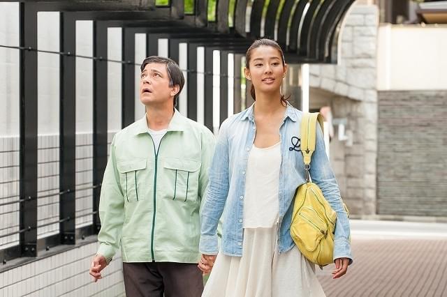 今井雅之さん原作「手をつないでかえろうよ」に藤田朋子、別所哲也らが出演