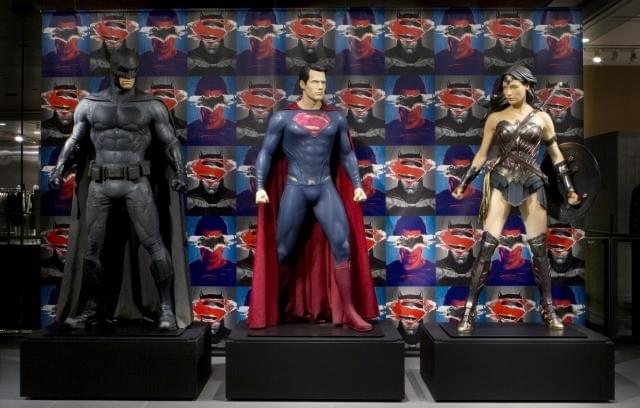 日本初展示！撮影で使用された「バットマン vs スーパーマン」コスチュームが上陸