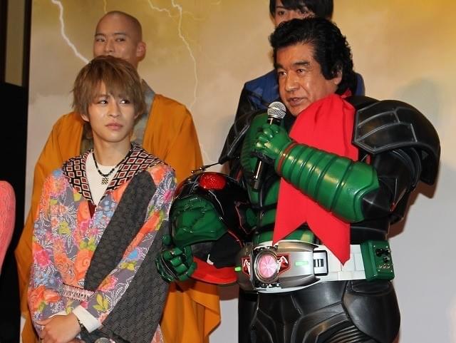 「仮面ライダー1号」藤岡弘、45年ぶりのマスクオフ姿にファン歓喜！