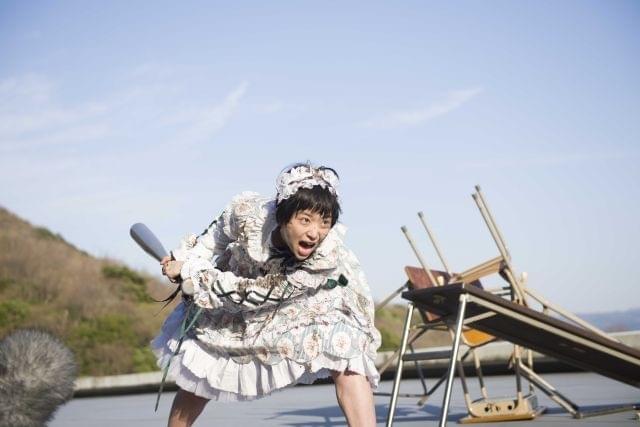 メイドコスプレの森川葵＆小関裕太が化け物をなぎ倒す！「ドロメ」予告公開