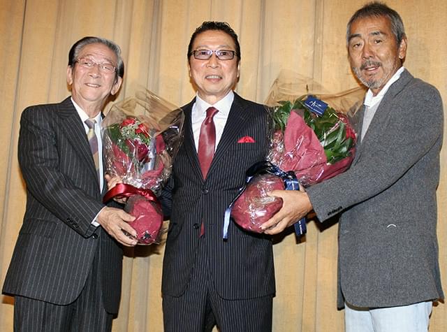 親友・小松政夫、寺尾聰に祝福される石倉三郎