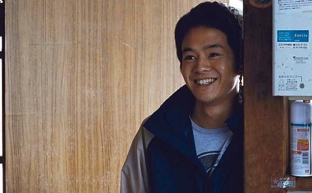 是枝裕和監督×阿部寛「海よりもまだ深く」、レトロ色彩の劇中カット18枚公開！