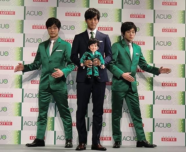 松坂桃李、自身そっくりロボットに興味津々！