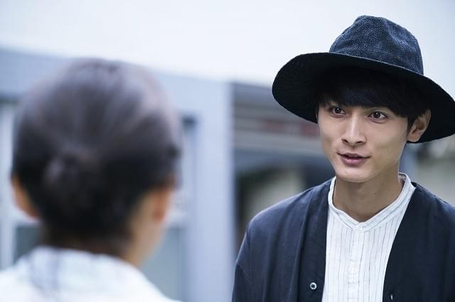 高良健吾“謎の男”をミステリアスに演じた「ふきげんな過去」劇中カット独占入手