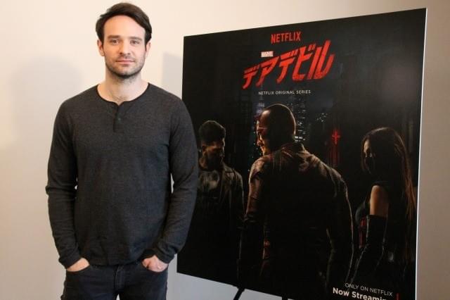 「デアデビル」チャーリー・コックス、ヒーロー作品は文化を超えて心に響く！