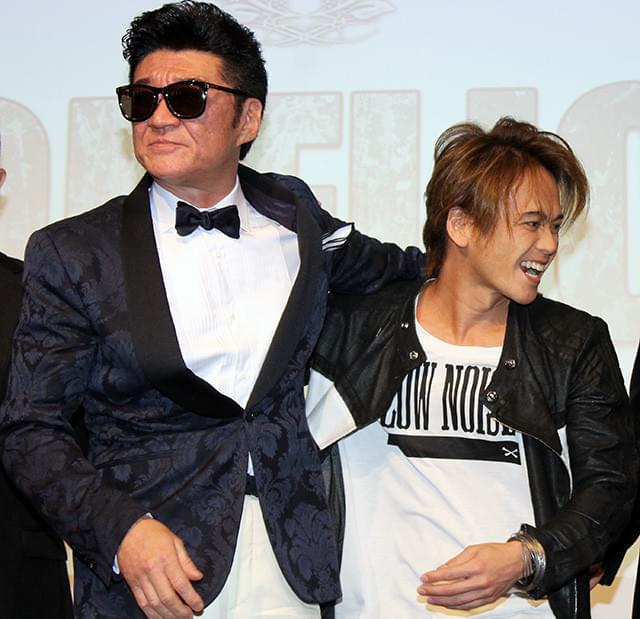 小沢仁志、人生初タキシードもホテルのボーイに間違われ憮然「蝶タイ取りてえ」