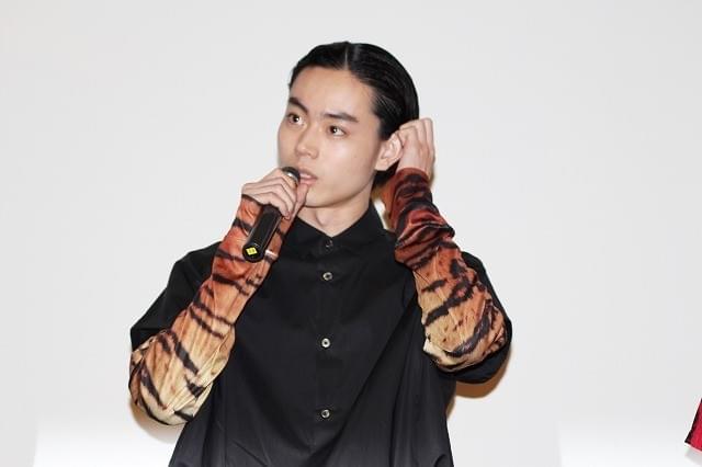 柳楽優弥、菅田将暉らがノリノリで物申す「世代交代です！イエーイ」