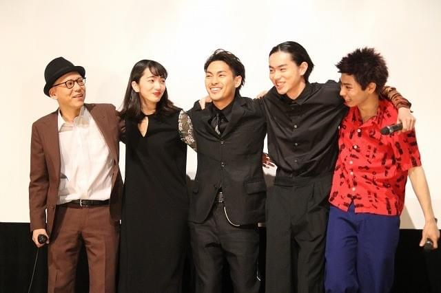 柳楽優弥、菅田将暉らがノリノリで物申す「世代交代です！イエーイ」