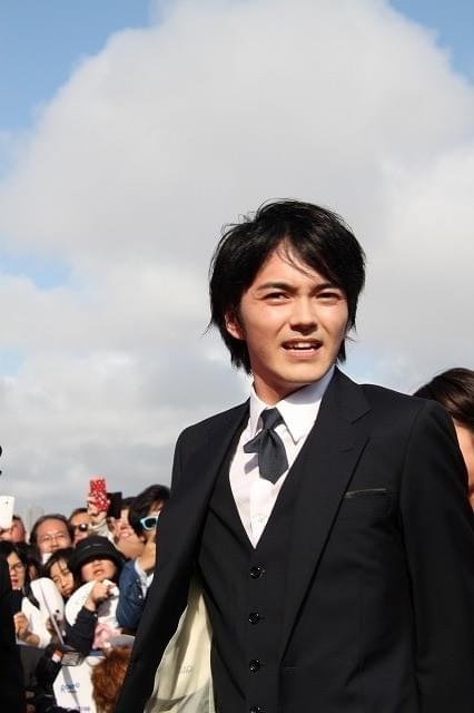 第8回沖縄国際映画祭開幕！斎藤工＆すみれ、神対応のファンサービス