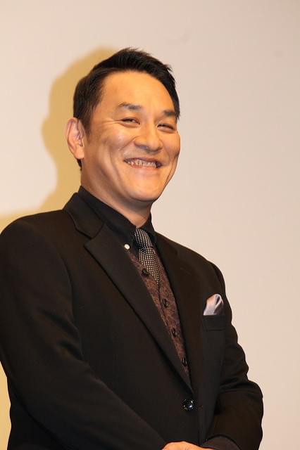 綾野剛、観客の写真撮影を快諾 被災地・九州に思い込め「我々の姿届けられたら」