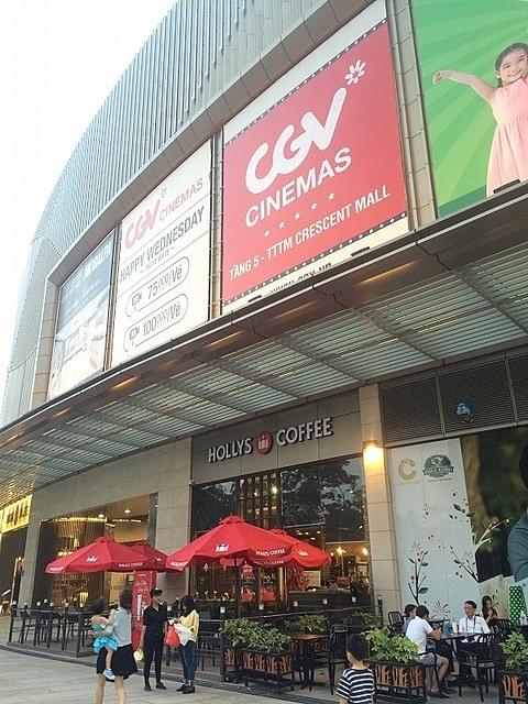 ショッピングモール内の大規模シネコン