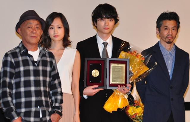 日プロ大賞受賞の染谷将太を前田敦子、廣木隆一＆石井岳龍監督が祝福！