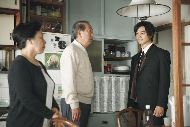 斎藤工から大事なお願い 爆笑必至の阪本順治×藤山直美「団地」マナーCM