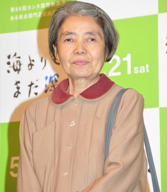 樹木希林、200本のカーネーションに「こんな金あるなら」とボヤキ節もニッコリ