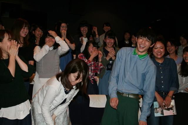 吉沢亮、恋愛は一目ぼれではなく友だちから「突然コロッと好きになる」