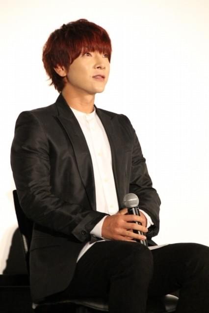 「超新星」ユナク、江守徹からお墨付き＆舞台公演に向け金言授かる