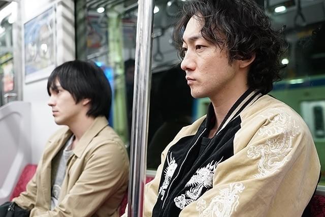 林遣都が“銀髪”芸人に！Netflixオリジナルドラマ「火花」劇中写真一挙公開