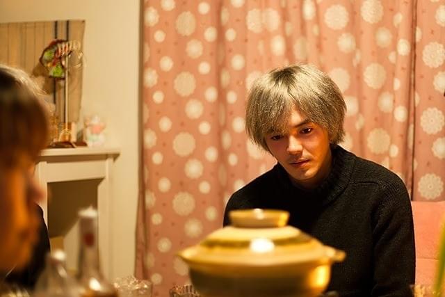 林遣都が“銀髪”芸人に！Netflixオリジナルドラマ「火花」劇中写真一挙公開