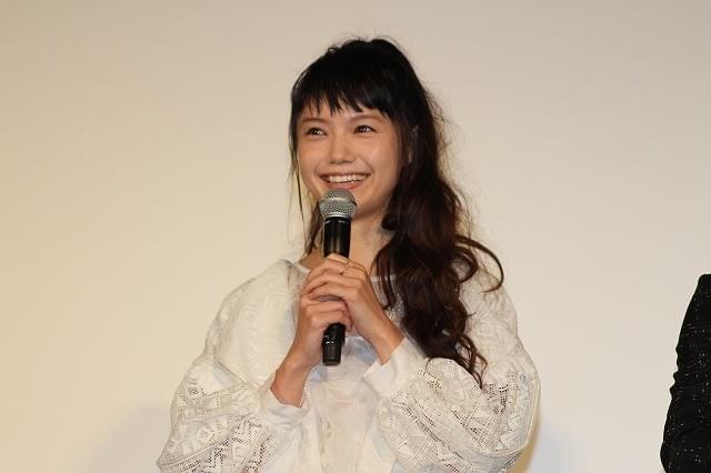佐藤健、共演猫に好感度負け!?「みんな猫しか見ない」