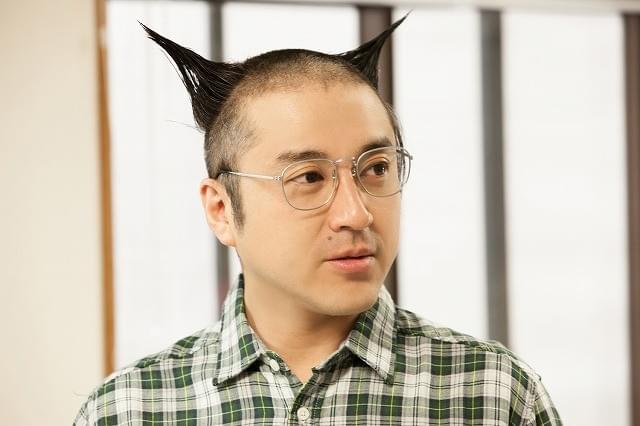 両サイドにツノ!? ムロツヨシ「ヒメアノ～ル」で衝撃の髪型に地毛で勝負