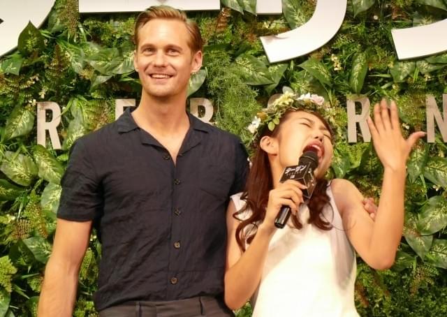 “新ターザン”アレクサンダー・スカルスガルド、横澤夏子を次回作にスカウト！