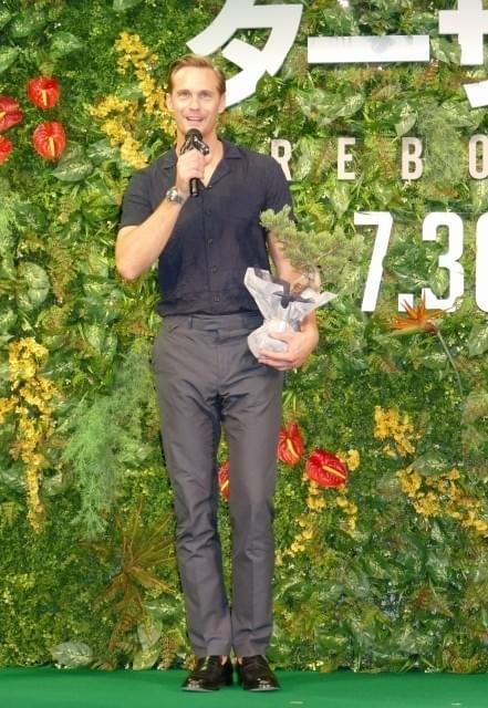 “新ターザン”アレクサンダー・スカルスガルド、横澤夏子を次回作にスカウト！