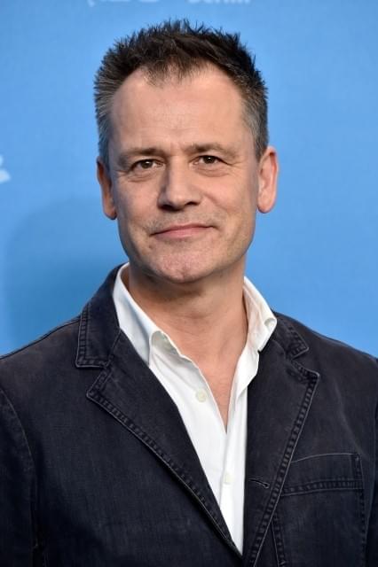 「野郎どもと女たち」リメイク版監督にマイケル・グランデージ