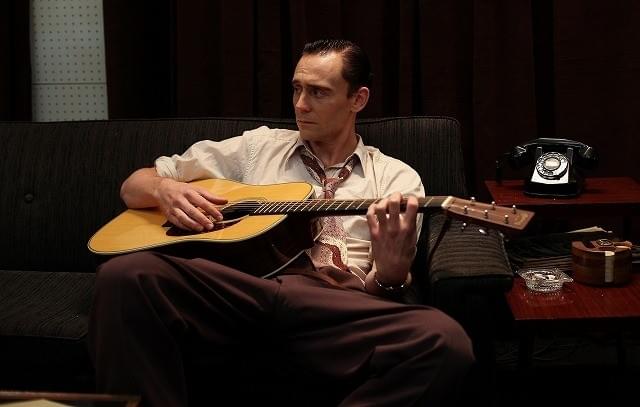 トム・ヒドルストン、米歌手伝記映画で歌声披露！「アイ・ソー・ザ・ライト」10月公開