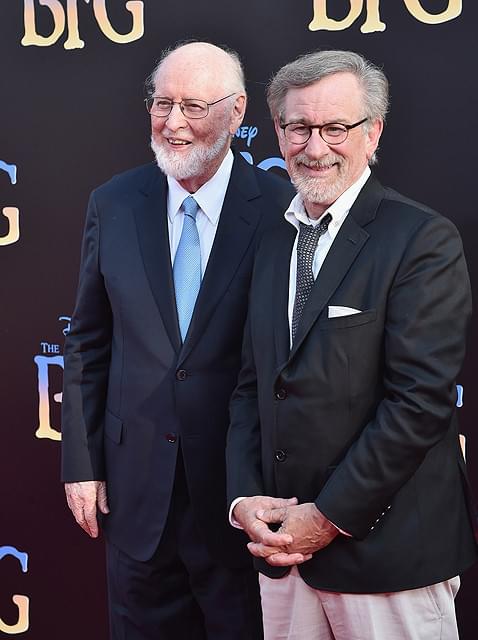 スピルバーグ監督「BFG」米プレミアで日本へメッセージ 予告編で巨人の姿が明らかに