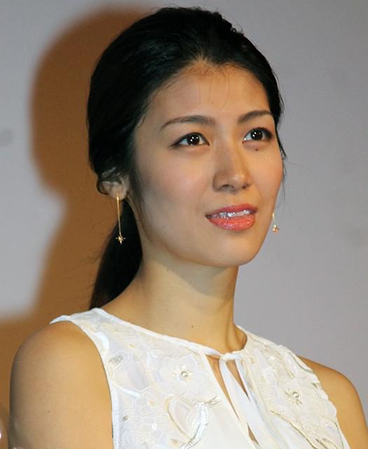 綾野剛、NYの映画祭で受賞し凱旋「エンタテインメントの底上げできたかな」