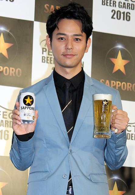 妻夫木聡、生ビール“奇跡の一杯”を自画自賛しグイッ「幸せだなあ」
