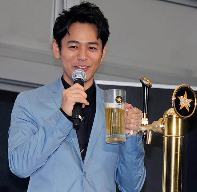 妻夫木聡、生ビール“奇跡の一杯”を自画自賛しグイッ「幸せだなあ」