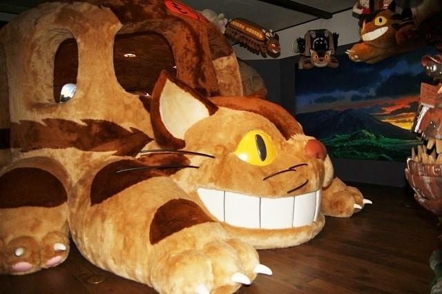 大人も乗れるねこバス