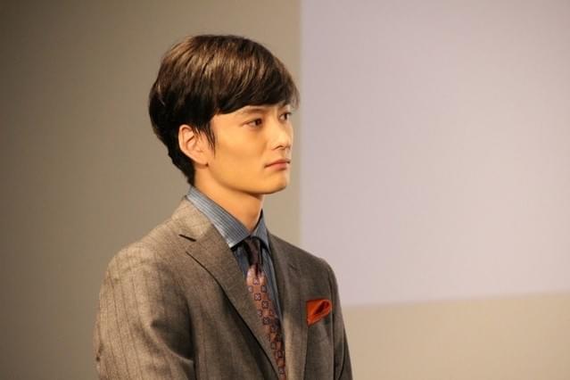 生田斗真、“秘密”だった初恋相手の名前をマインドハッカーに暴かれる！岡田将生は汗だく