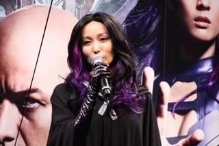 「X-MEN」声優・松平健、“部下”吉木りさの衣装がセクシーすぎて目を合わせられず？