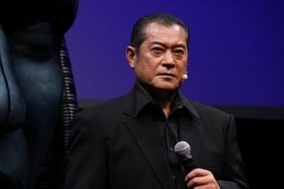 「X-MEN」声優・松平健、“部下”吉木りさの衣装がセクシーすぎて目を合わせられず？