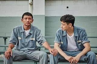 ファン･ジョンミン×カン・ドンウォン「華麗なるリベンジ」、緊迫の場面写真が公開！