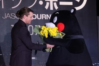 来日中のマット・デイモン、雨など気にしない“9年ぶり”の熱烈ファンサービス！