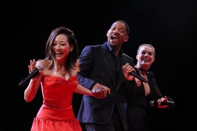 仲のよさを見せつけた