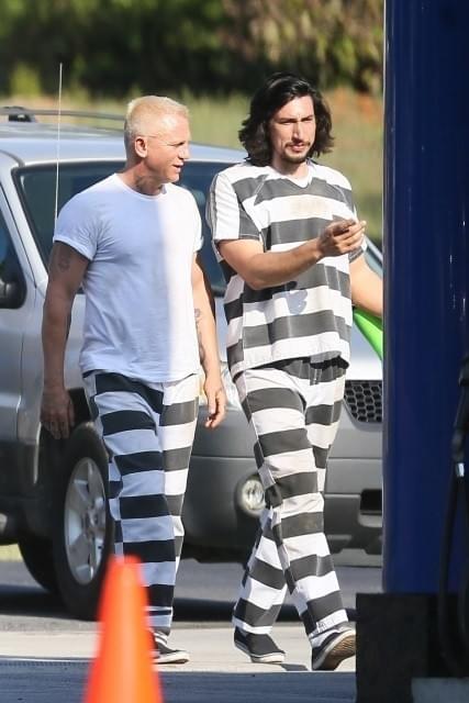 プラチナブロンドに髪を染め上げた ダニエル・クレイグ