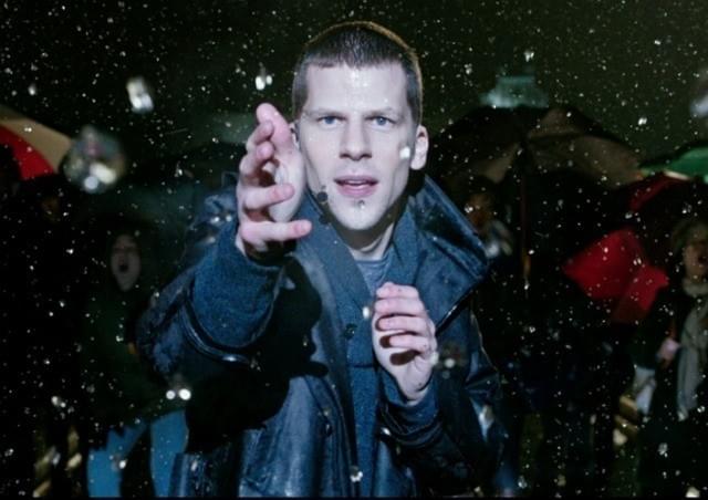 持ち前の演技力で天才イリュージョニストを好演