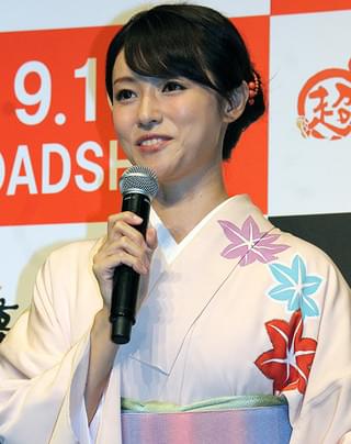 佐々木蔵之介、“超高速もちつき”に挑戦し息絶え絶えもフカキョンの「あ～ん」にご満悦