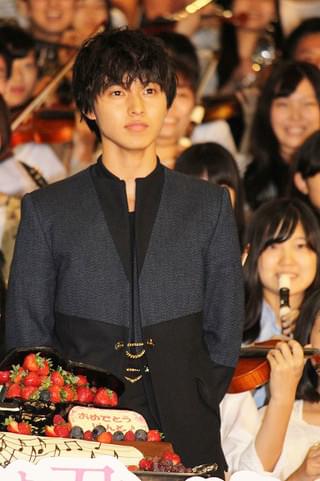 山崎賢人、観客300人のサプライズバースデーに「生きててよかった」