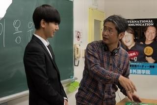 「SUPER JUNIOR」イェソンのお茶目な姿も！「いきなり先生」メイキング映像公開